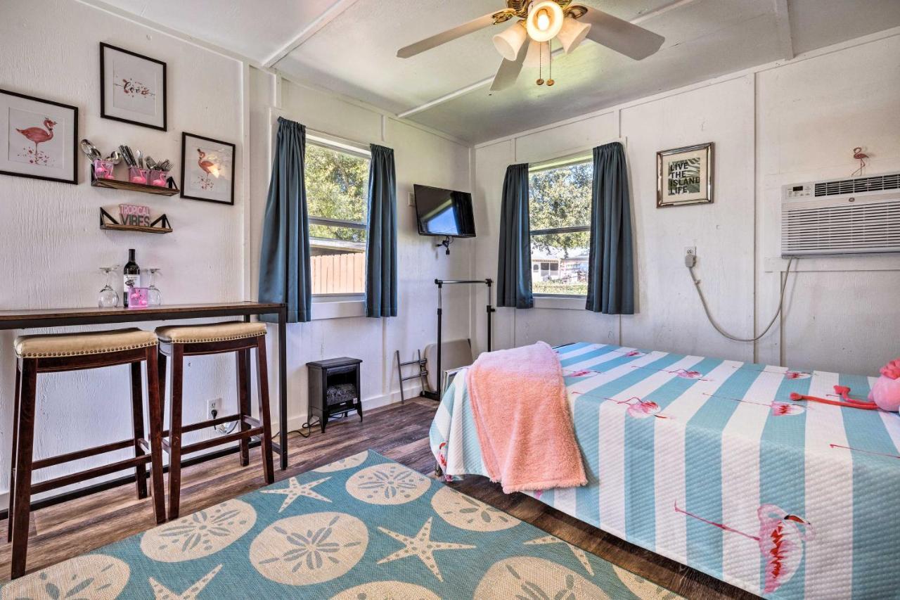 Flirty Flamingo Studio 1 Mi To Canyon Lake Exterior foto