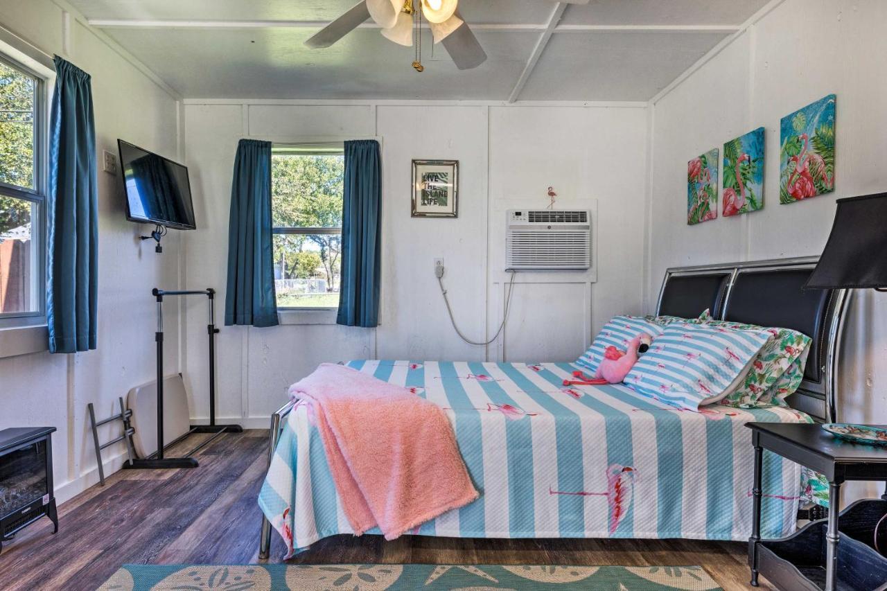 Flirty Flamingo Studio 1 Mi To Canyon Lake Exterior foto