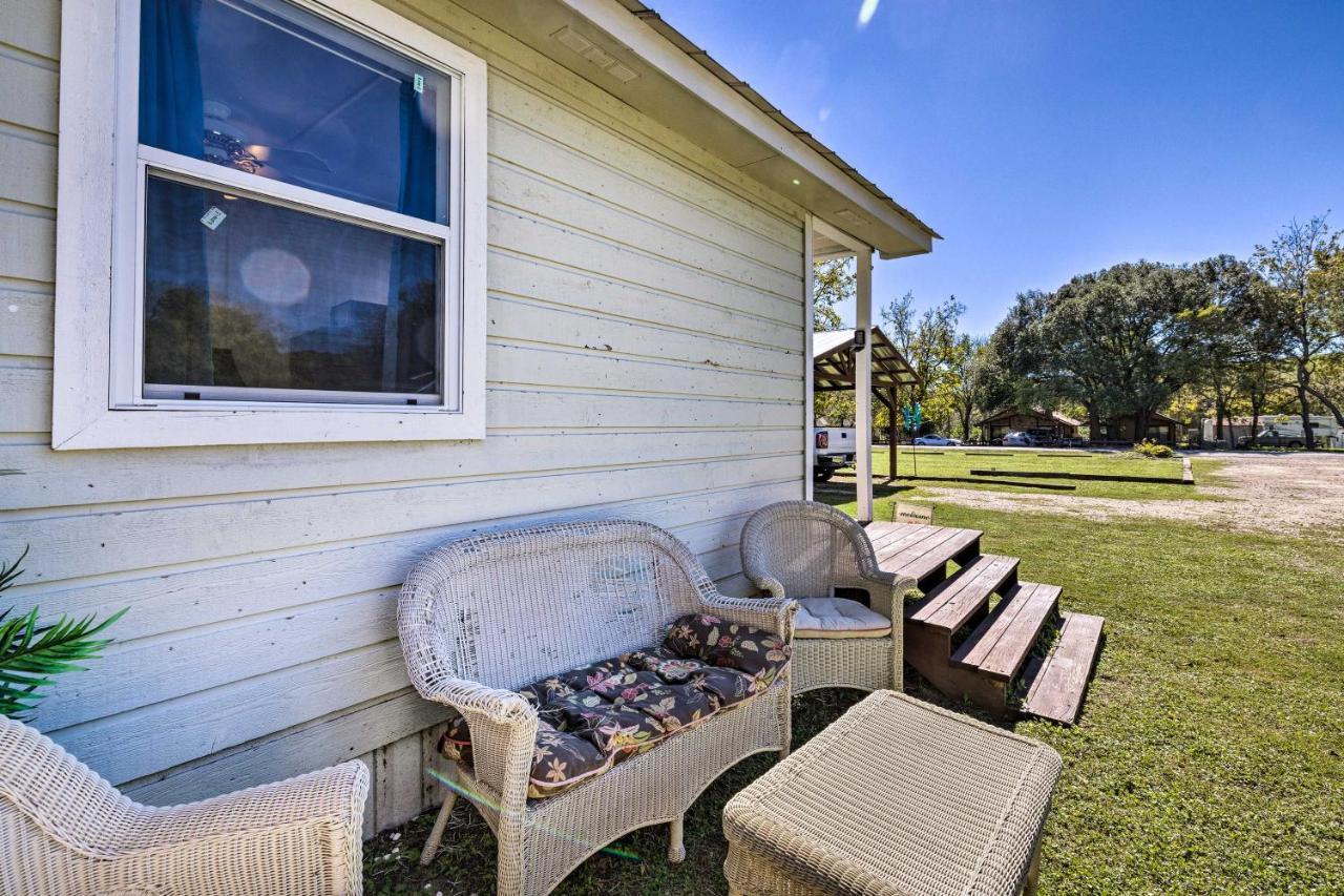 Flirty Flamingo Studio 1 Mi To Canyon Lake Exterior foto